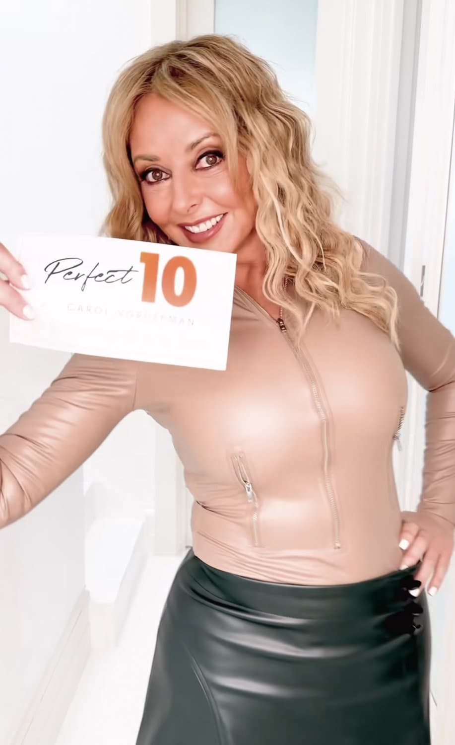 Click to view full size Carol dressed for wipe clean action