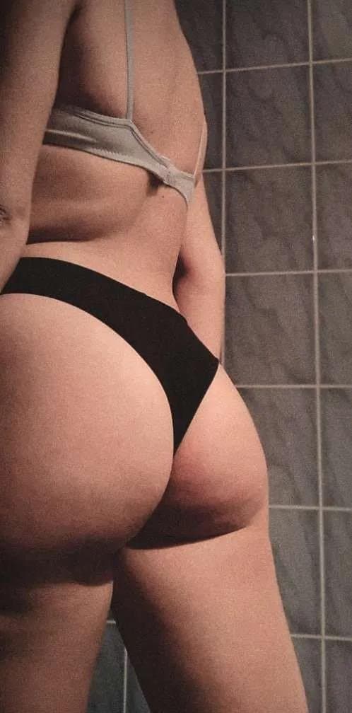 Click to view full size Leaked: Married MILF Marijana caught cheating private pics & home sex tape