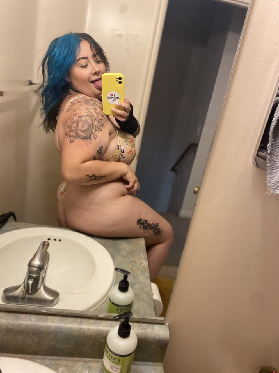Click to view full size Tattoo bi bbw wants to be a pornstar