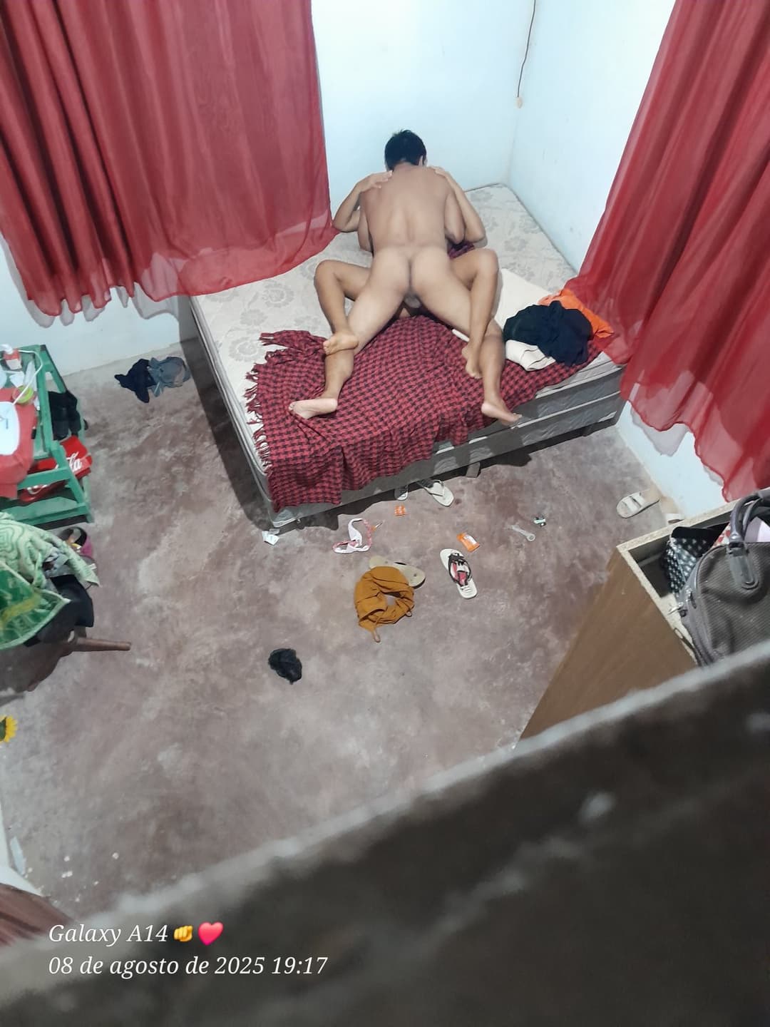 Gozou no cuzinho..Corno brechando, e filmando o cara chupar e fuder a buceta e o cuzinho da esposa