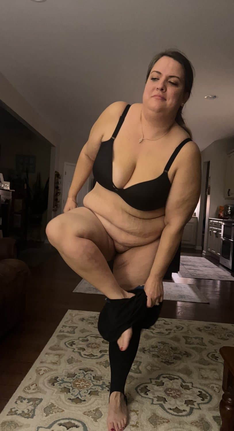 Big titty Whitney sucks cock and gets naked