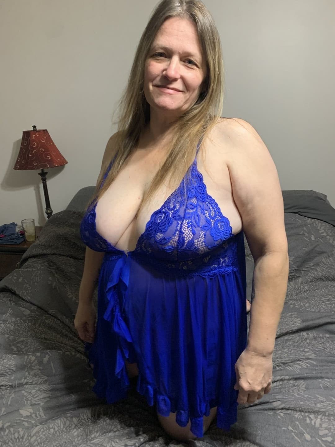 Sexy milf wife Krystal ready for action.