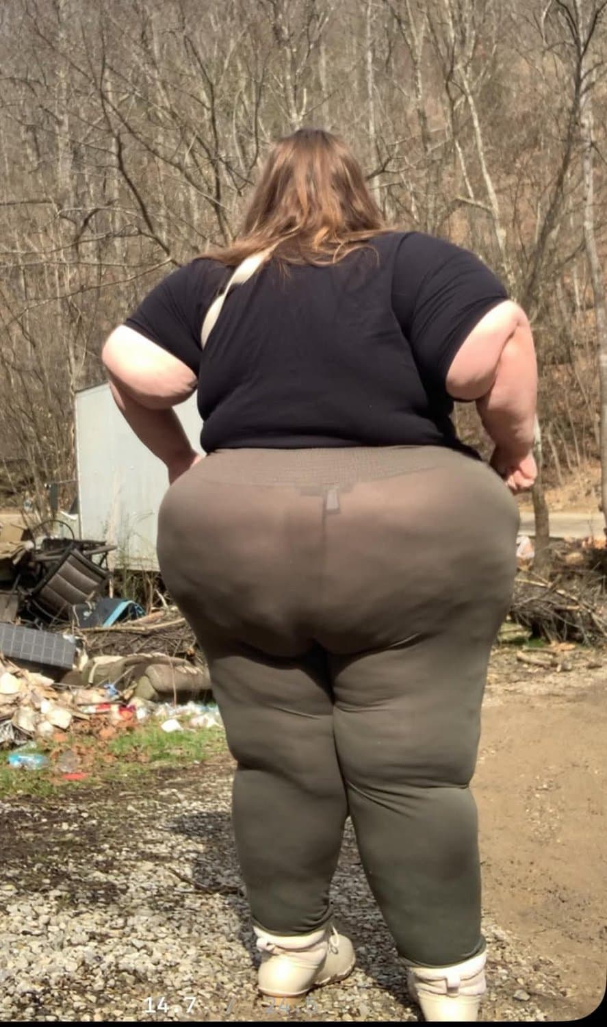 MASSIVE HUGE PAWG SSBBW BBW HUGE THICK BIG ASS GOONER MATERIAL