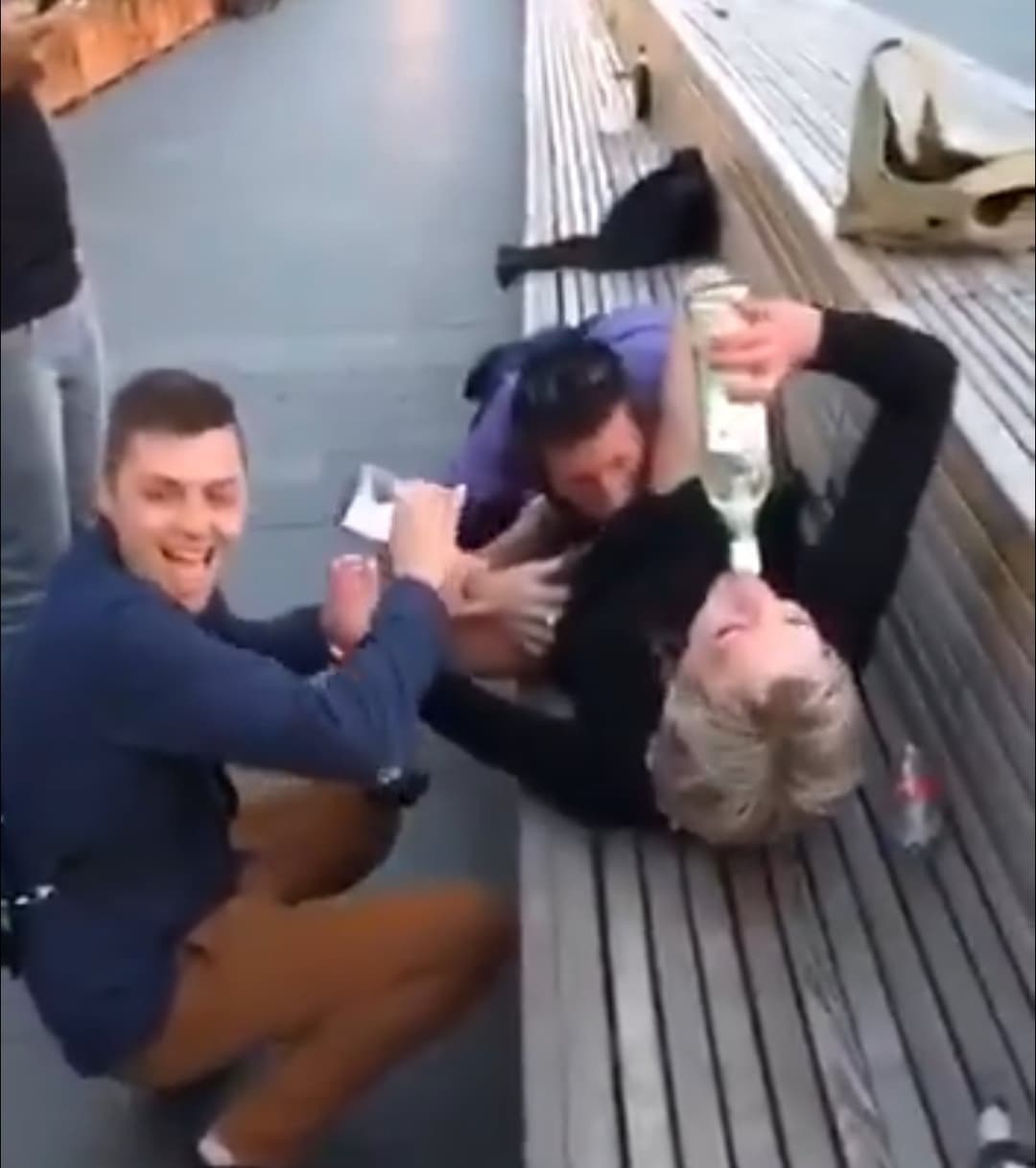 Drunk White Girl Gets Eaten Out In Front Of A Crowd