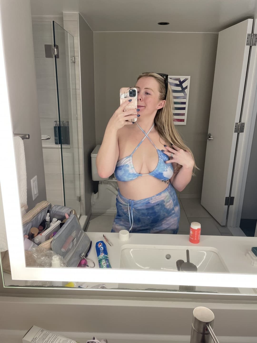 DM me nude photos of your wife to see my wife nude