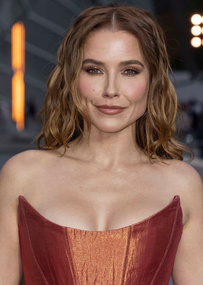 Sophia Bush is so Fucking Sexy what Great Banging Body! she makes for a Great Cum Target ??