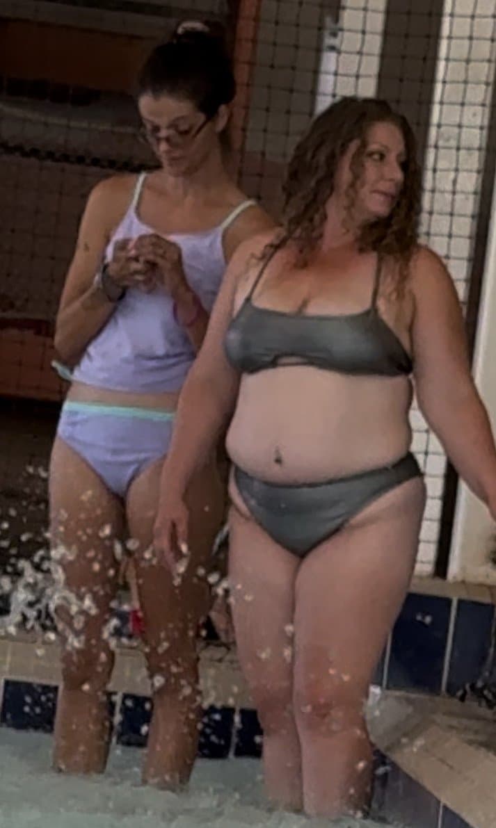 Click to view full size yummy mummy creep at the pool