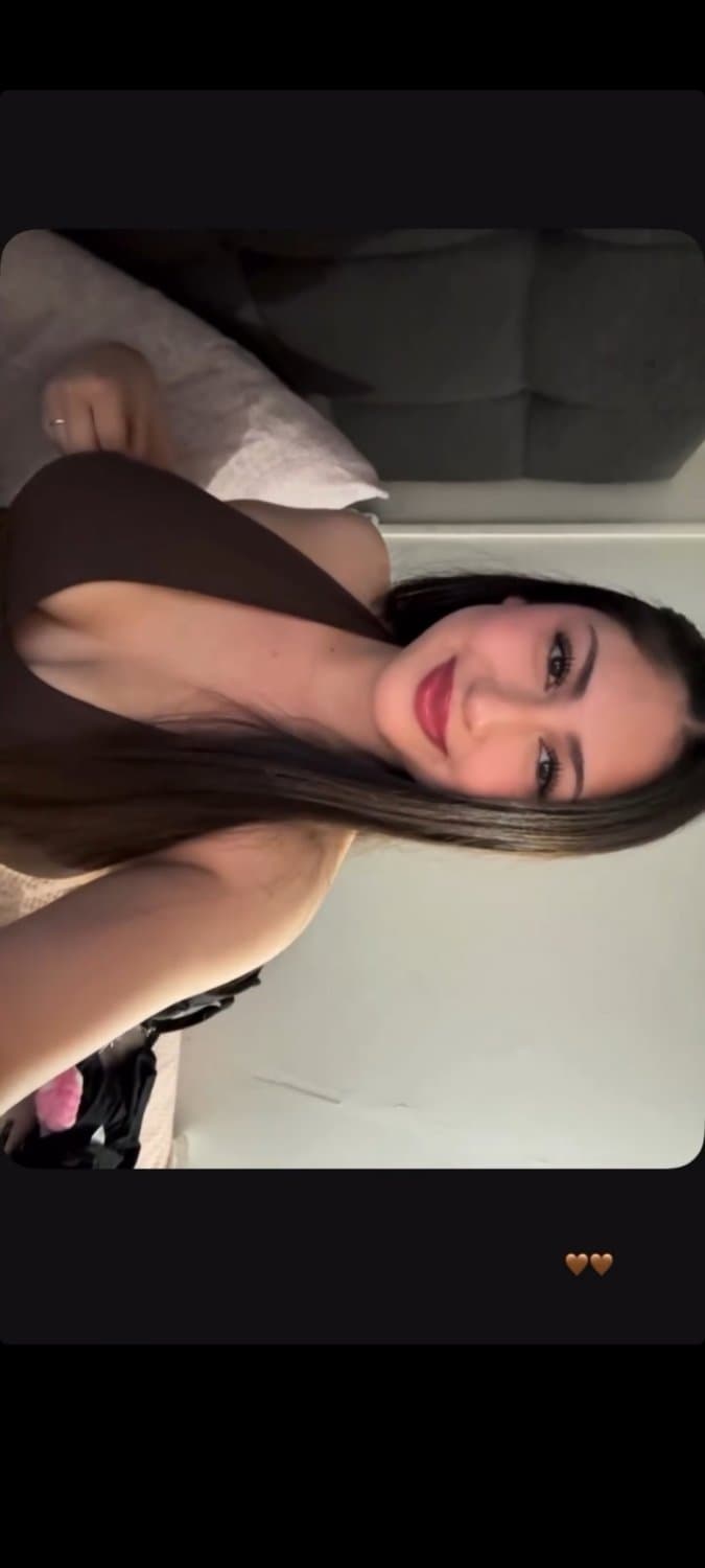 Pajero ofrece darnos mas de ella si le hacemos morbo ¿Quieren mas de ella?