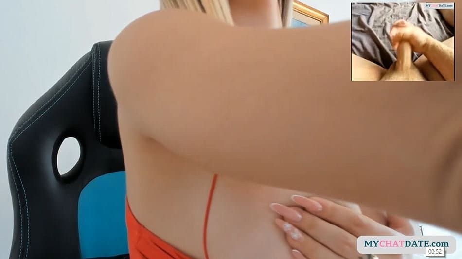 flashed on omegle-stunning blonde babe with amazing big tits chatting on omegle
