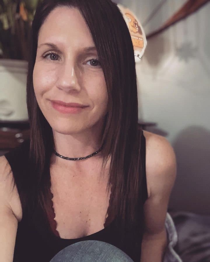 Not great quality, but we get a quick flash of Christie’s tan titties on spring break