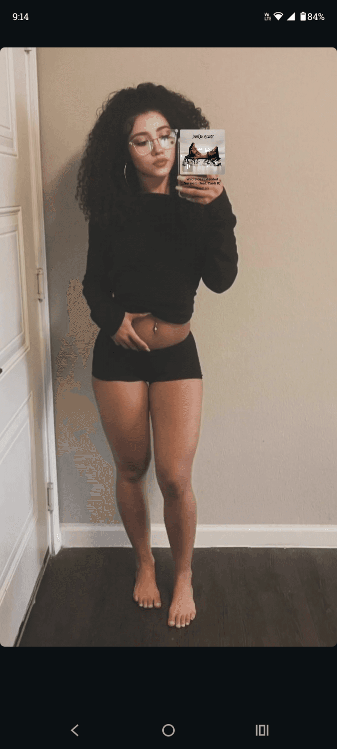 Flaquita hermosa con cuerpazo paso perfil