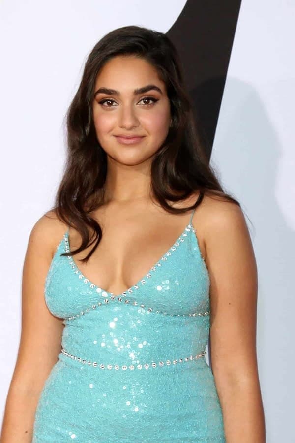 Geraldine Viswanathan - Curvy, Big Tittied Australian Babe