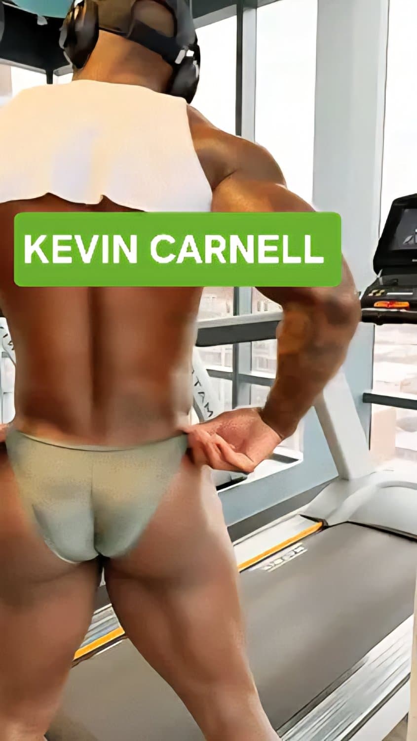 KEVIN CARNELL ?? FULL THROTTLE BLACK BODY ????? LOVE HIS ASS ?????