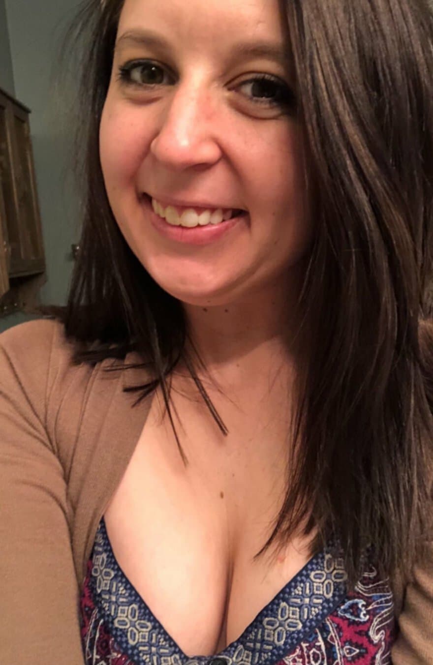 Slut mommy Jennifer, uses her face as her birth control now