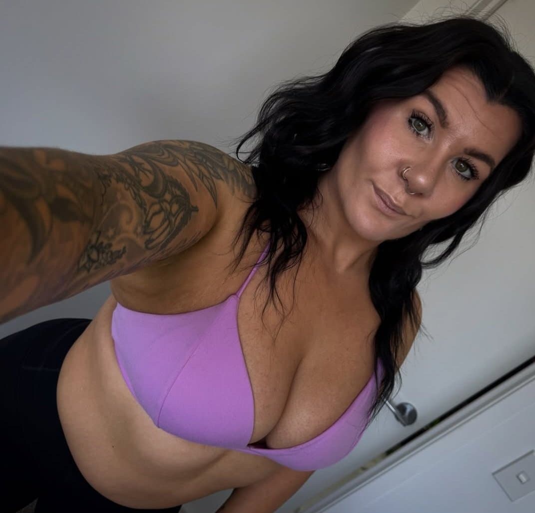 Fit slut from New Zealand
