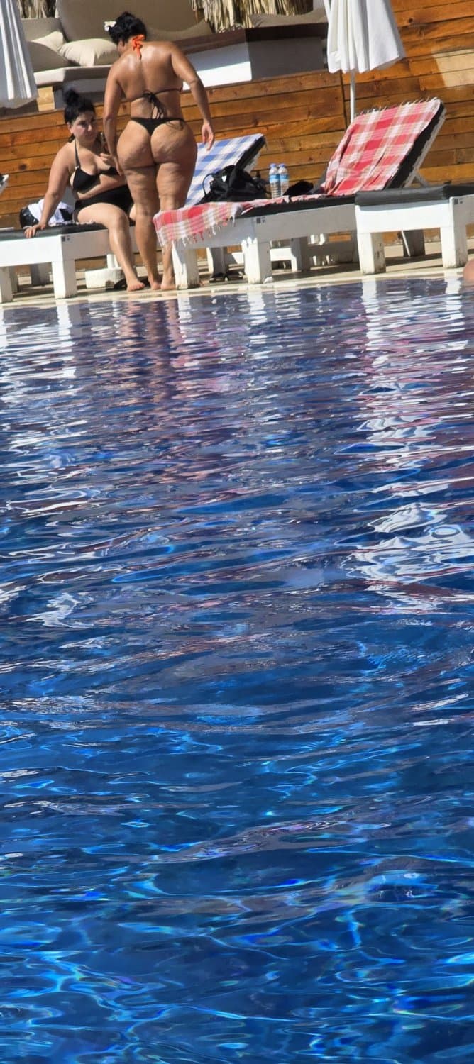 Pool side fat ass slut creepshots