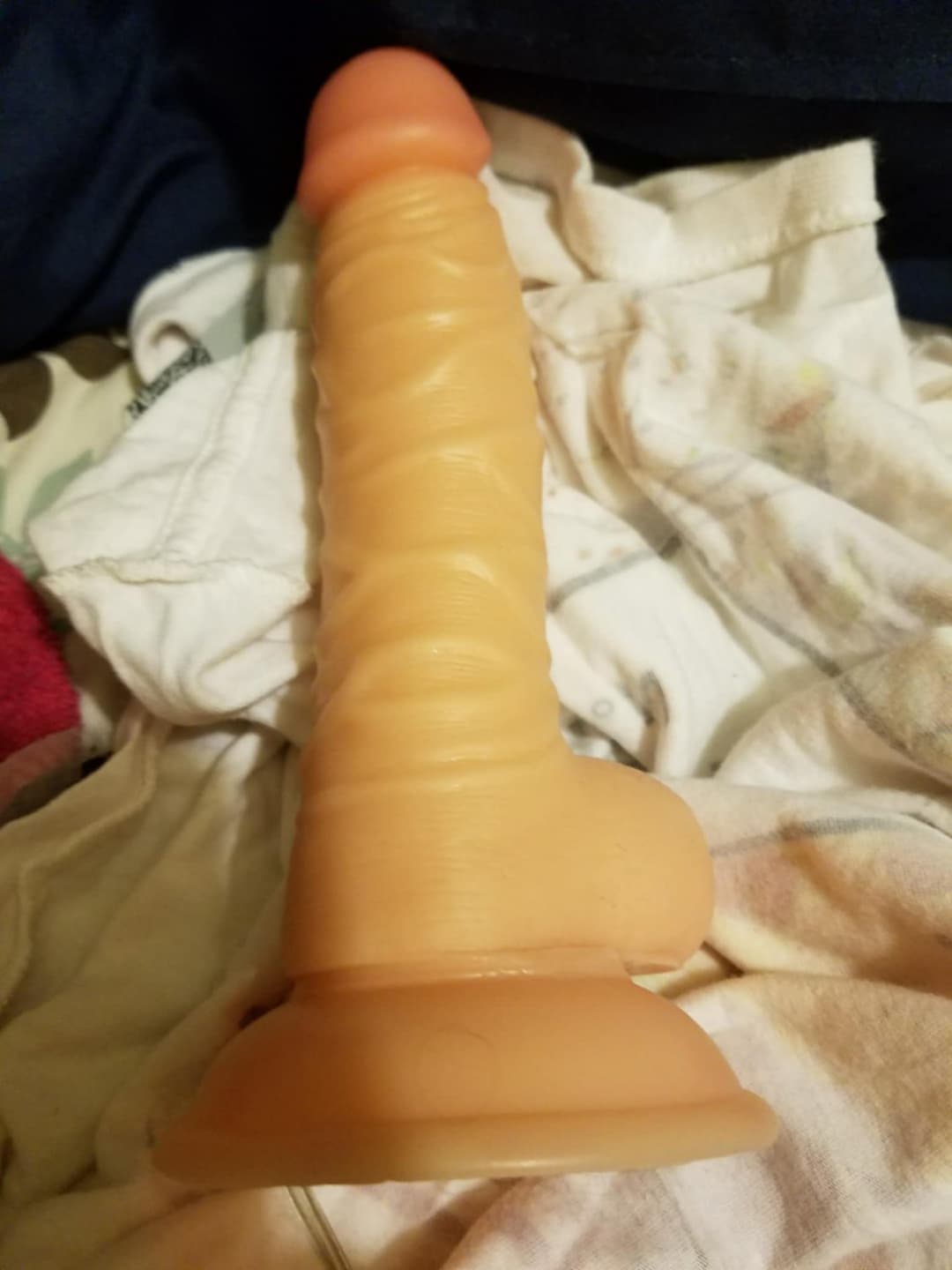 Los juguetes de mi tía siempre esta caliente y su cuca mojada