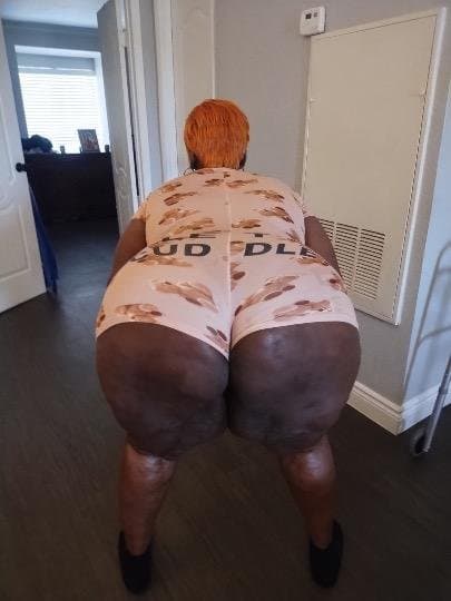 Mature ebony bbw thick big black booty milf cougar mom MEATY FAT PUSSY found in her phone