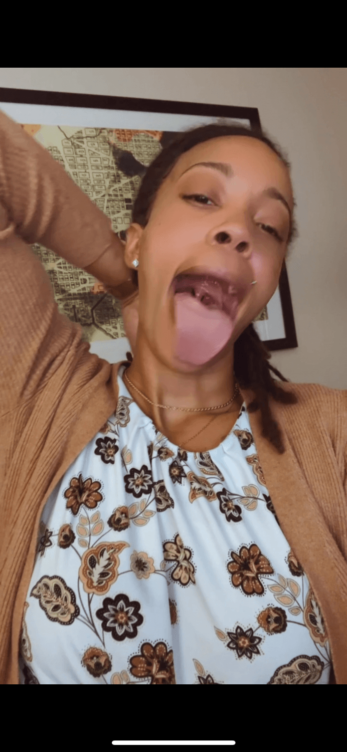 Long tongue big mouth I want head from this pretty girl