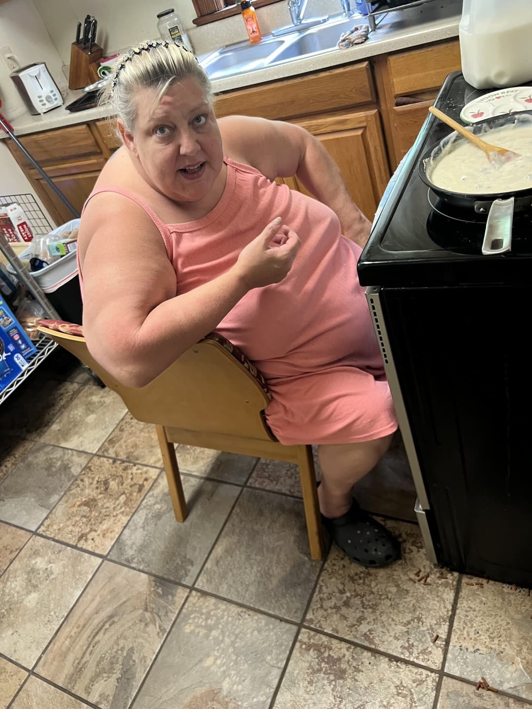 Real ssbbw mom candid too fat to stand and cook but fat enough to fuck