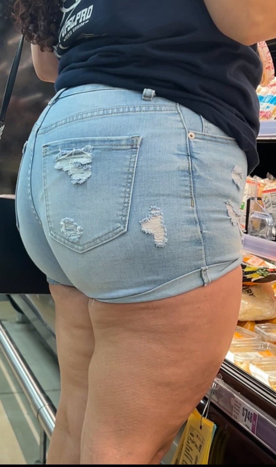 Sexy BIG OL BOOTY Latina! In Jean shorts