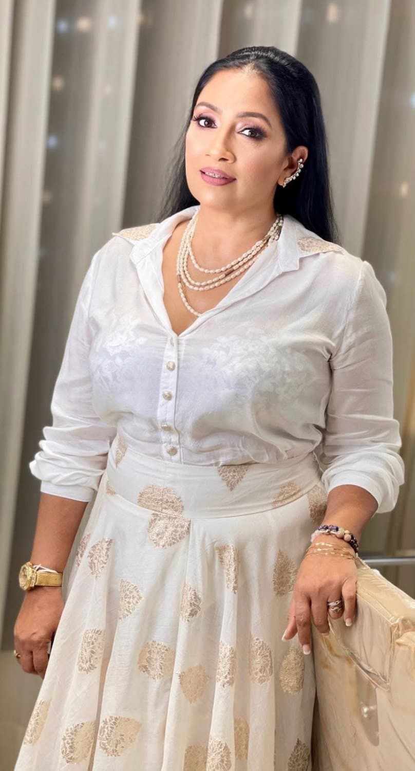 SL Actress - AI Fake Undressed. Brown Milf Actress