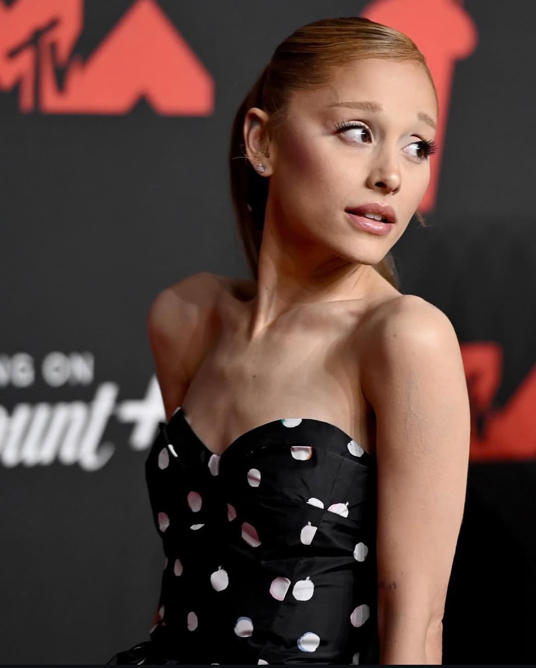 Cum for our award winning queen ?? (Ariana Grande)