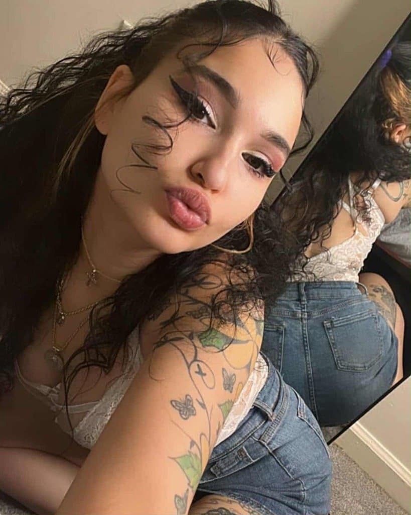 Beautiful slimthick Latina sister tight pussy. Latina hermana prieta