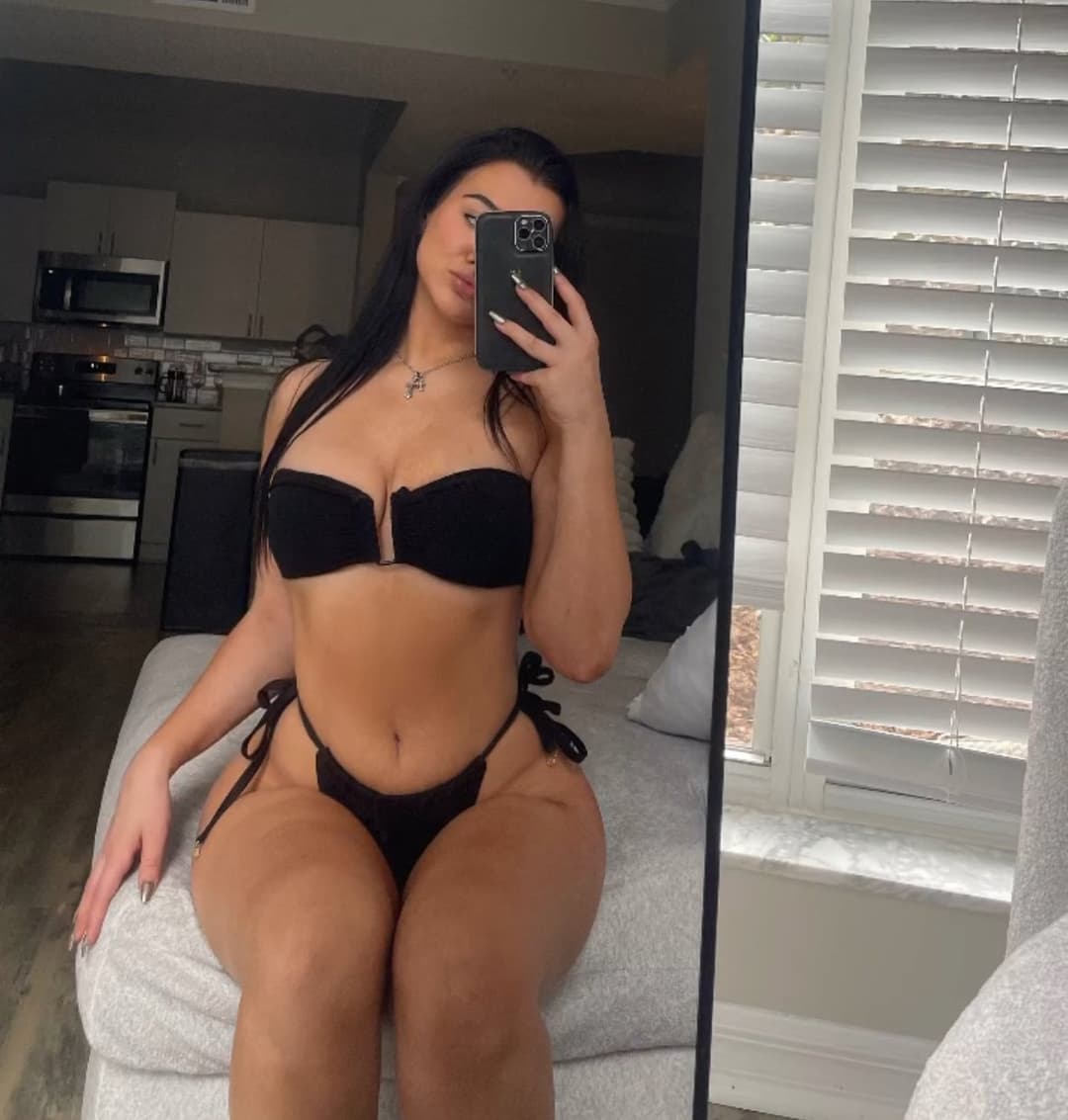 She’s mine #19 college slut sends me pics gym everyday DM on telegram @kingofhoes to get your own