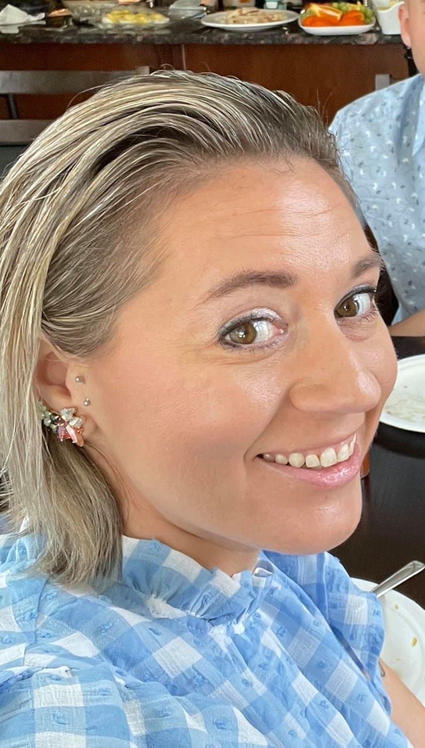 Jacqueline & Sarah get real down and dirty for the “brand that can’t be named” ?