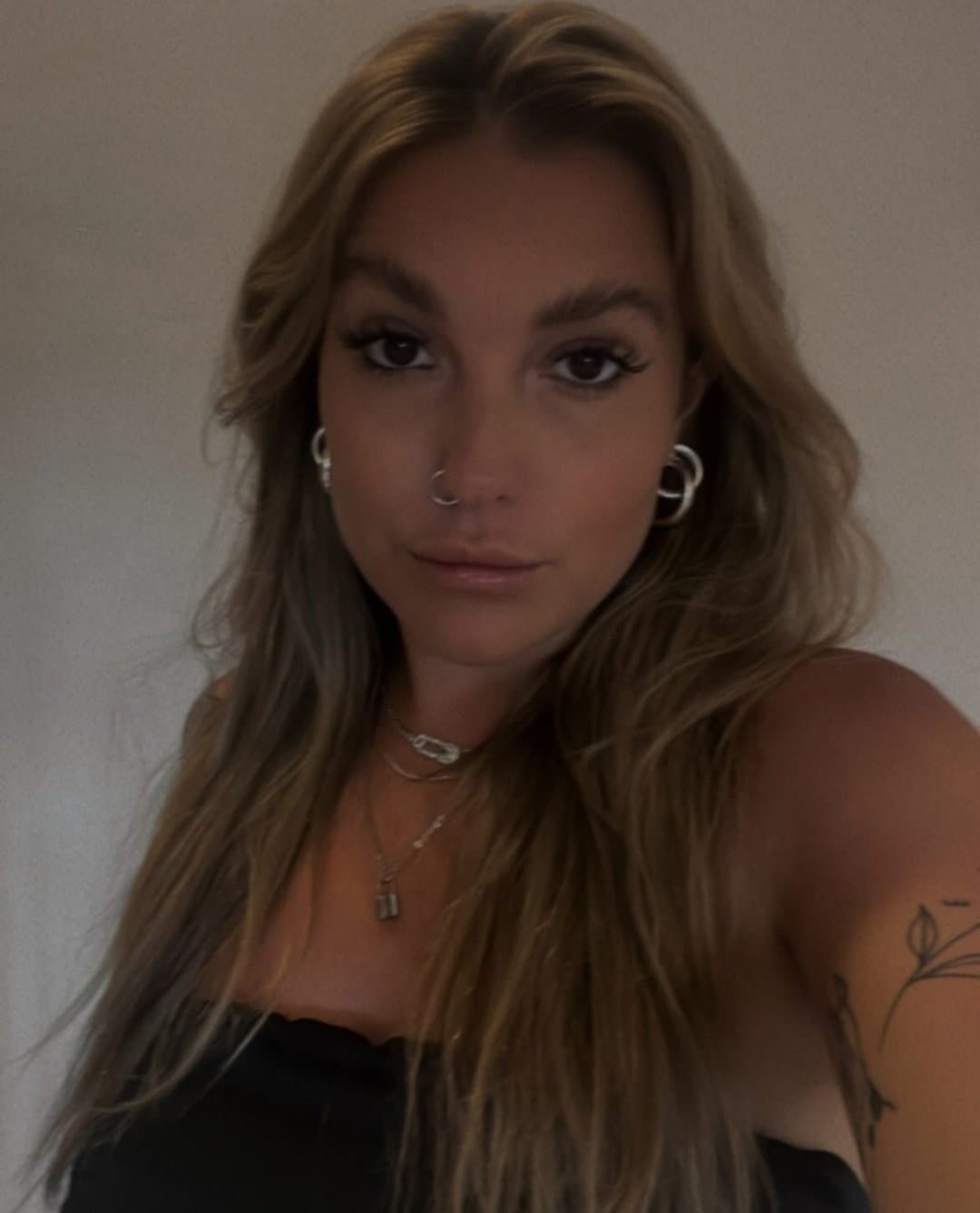 Hot tatted big titty blonde slut chav uk dsl brown eyes