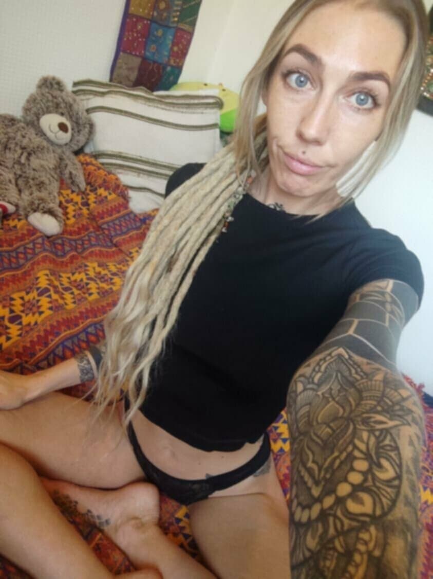 Kriss wants to be a Webslut