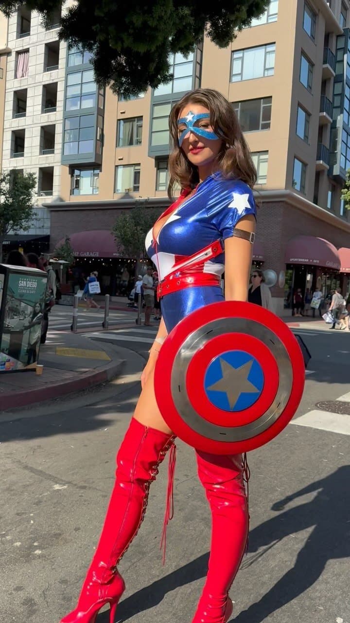 sUPERHEROINE SEXY OF  mARVEL