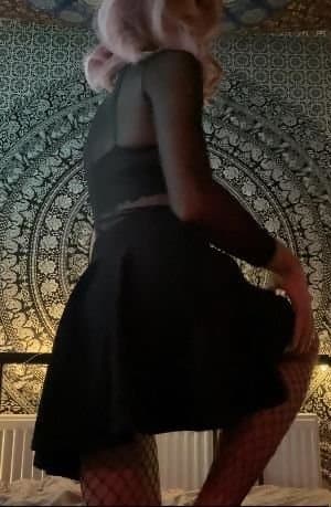 Used to be a sissy whore for drugs in uni, men used to use me for drugs. Kik: overtunr8