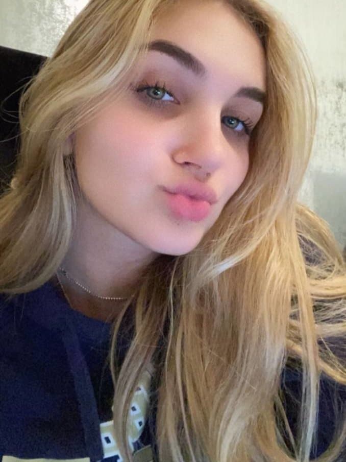 Reese is a fit tall blonde baddie who loves getting dicked down