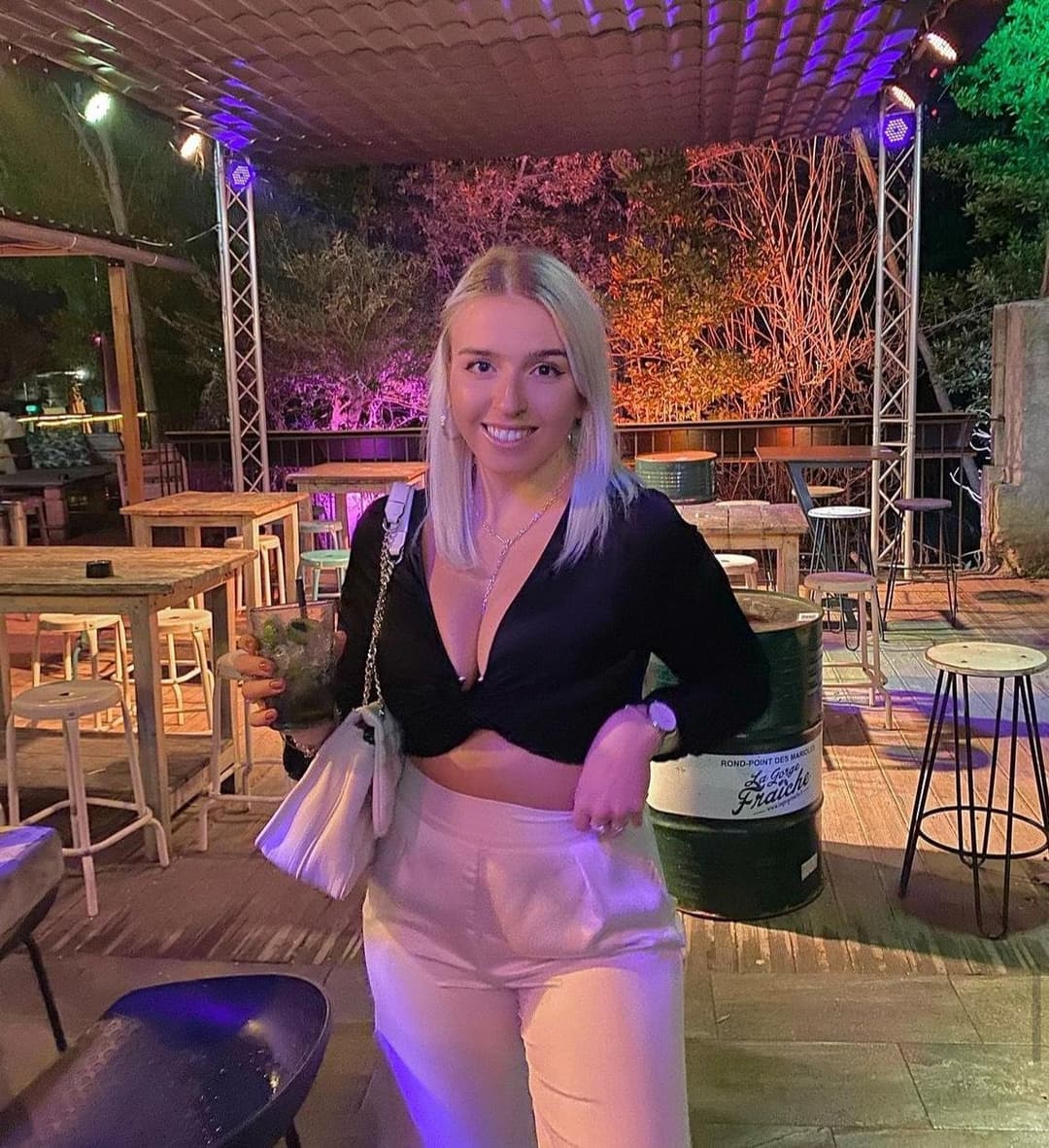 Click to view full size Marine, 25yo gf of Cute_Negotiation4555 on reddit