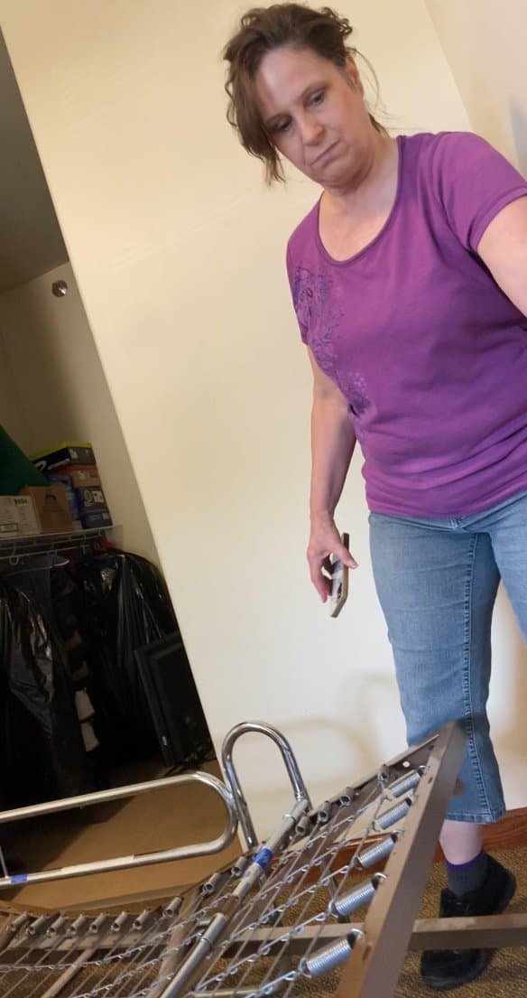 Thick Ass Gilf Helps Her Dad David Move While I Take Creepshots