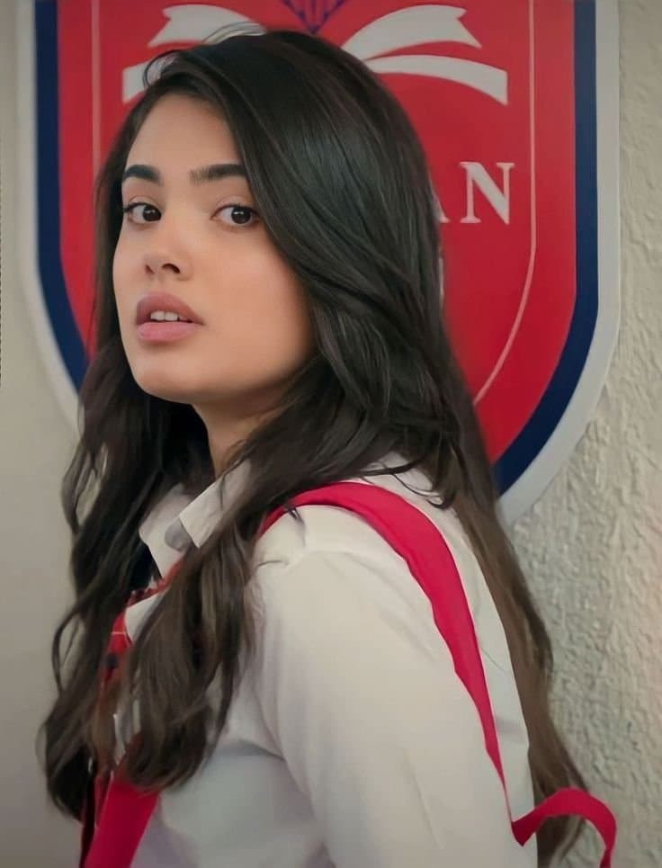 Lizge comet muito linda essa maravilha de mulher ??