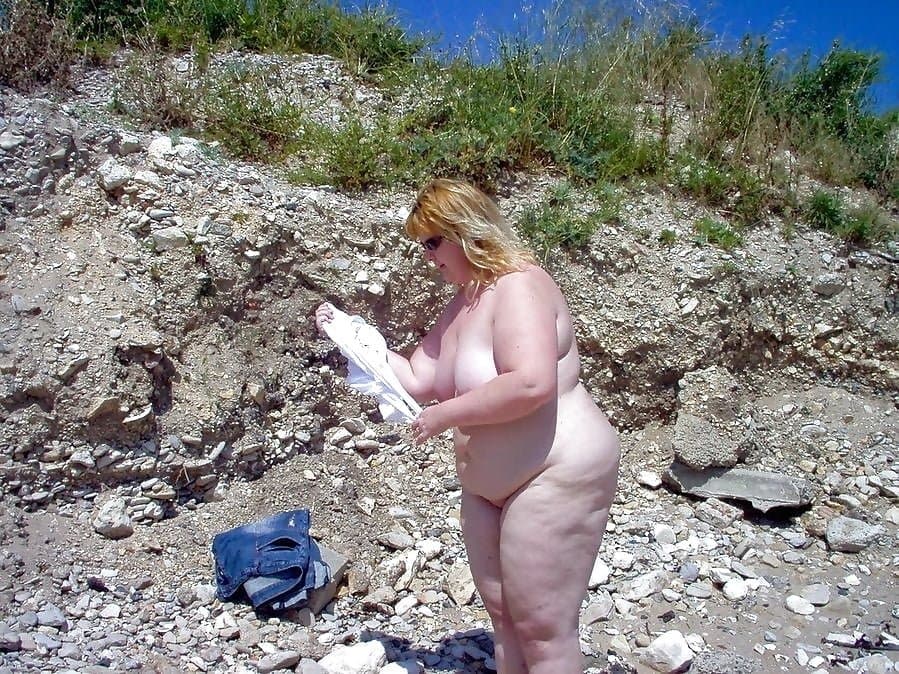 BBW- Grosse cochonne sur la plage