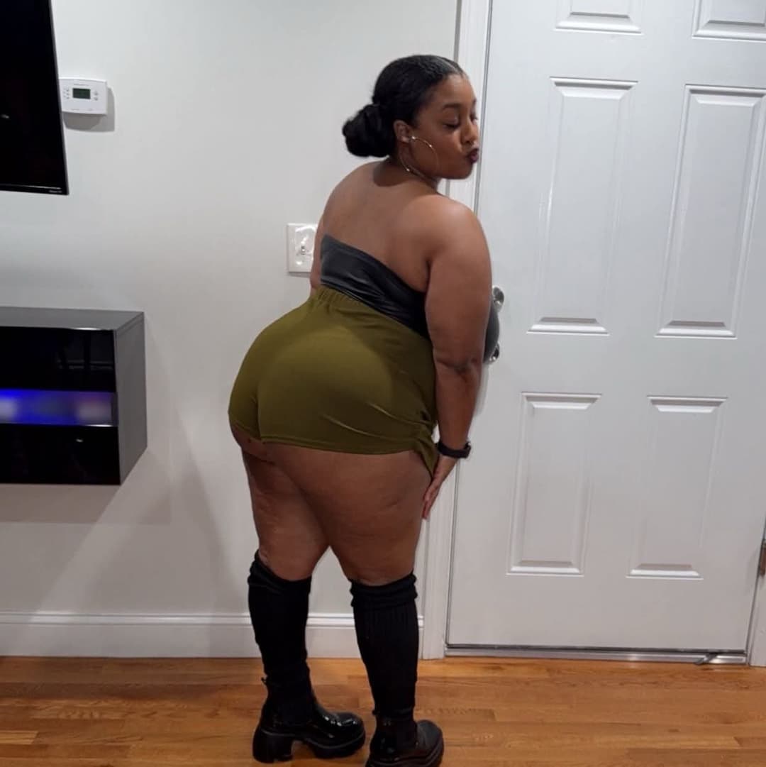 SEXY CURVY THICK EBONY BBW BIG BOOBS & BIG OLE ASS BOOTY