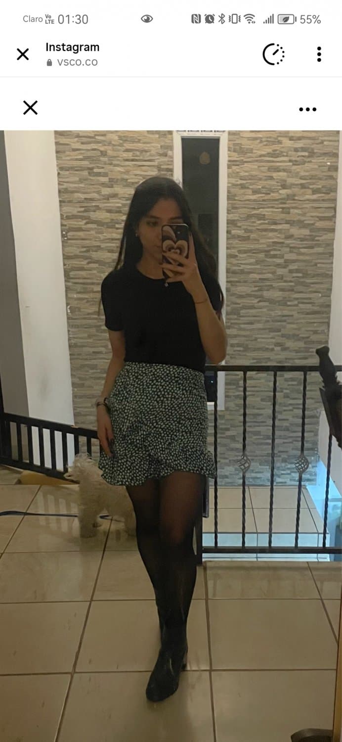 Tight abs, cute face, great feet= great head