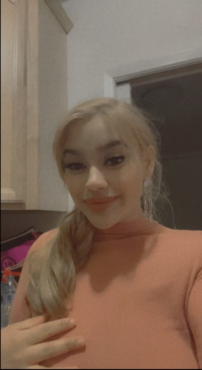 My favorite thicc Latina MILF hidden album still available