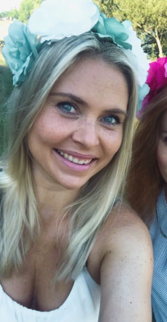 Which one of these MILFS would you let dominate you and which one would you fuck brutal ???