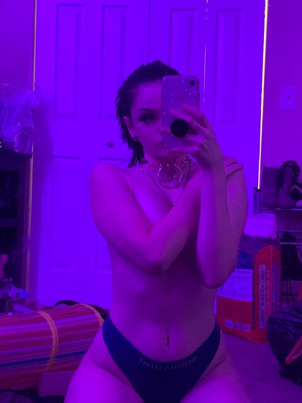 Click to view full size College Emo slut wearing collar leaked