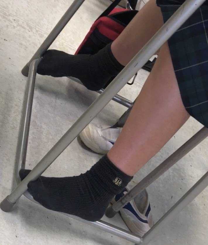 Click to view full size Chinese feet / socks / shoes.