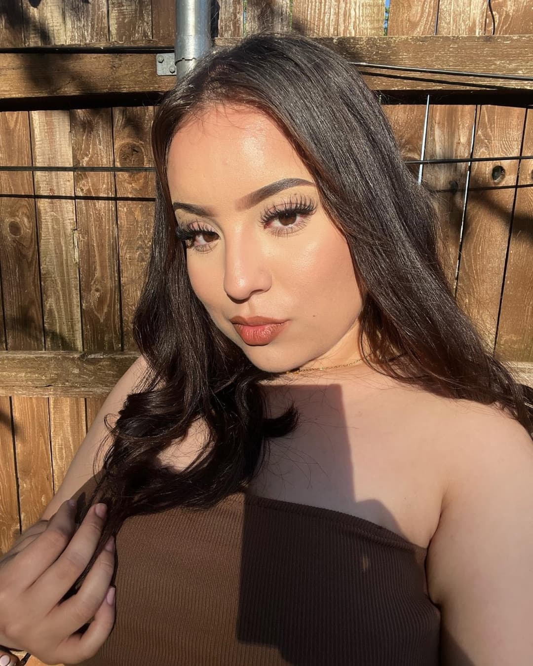 Sexy big titty Latina teen??????????????????????