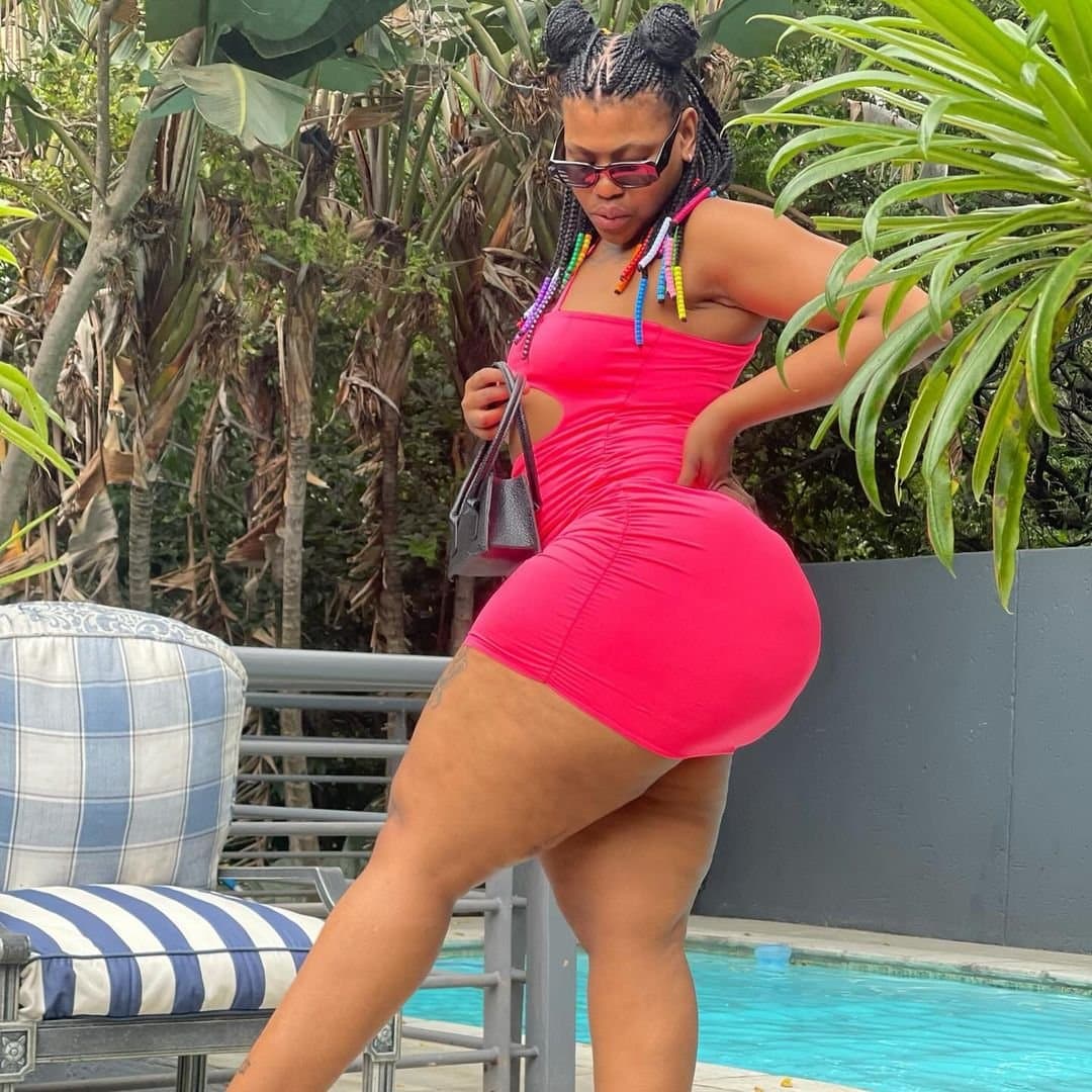 @Ms_Egbfun hourglass pear-shaped South African ass