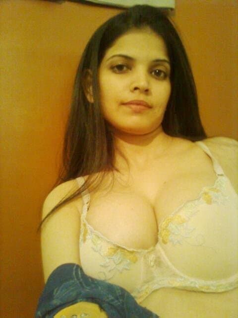 Click to view full size Hot Desi Indian Whore Selfie Leaks
