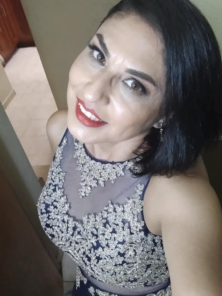 Any girl, lady, trans or guy who wants to fall in love and have fun with my mexican mom (romantic)?