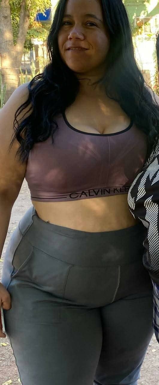 PEAR SHAPE THICK CURVY LATINA SSBBW BIG BOOTY ASS